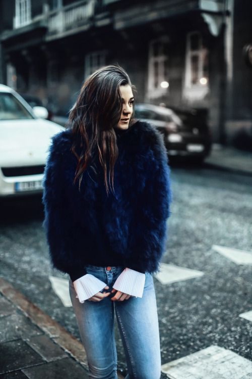 how to wear faux fur coat 