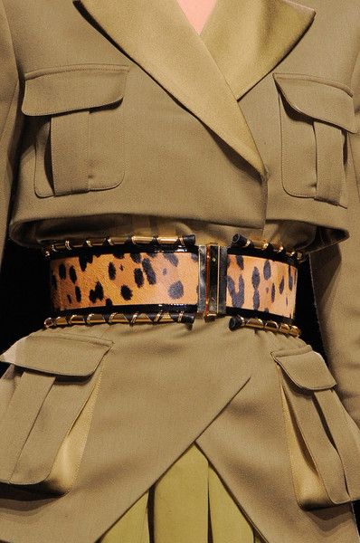 how to wear the belt in style
