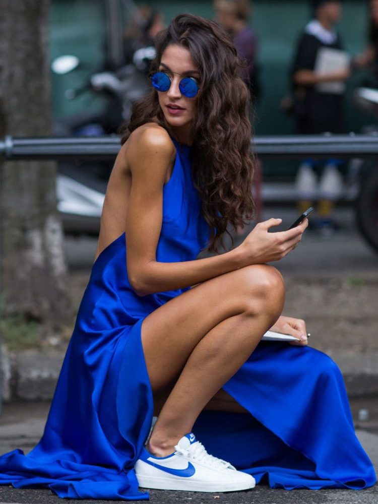 Comment porter la robe bleue ?