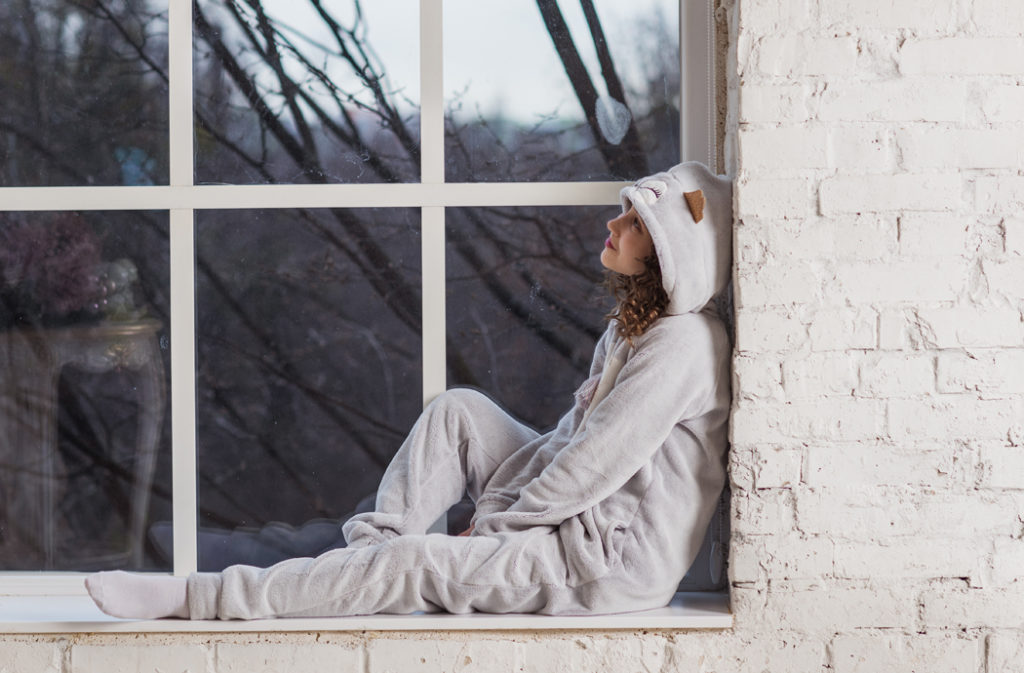 7 idées de tenue cocooning pour rester à la maison avec style