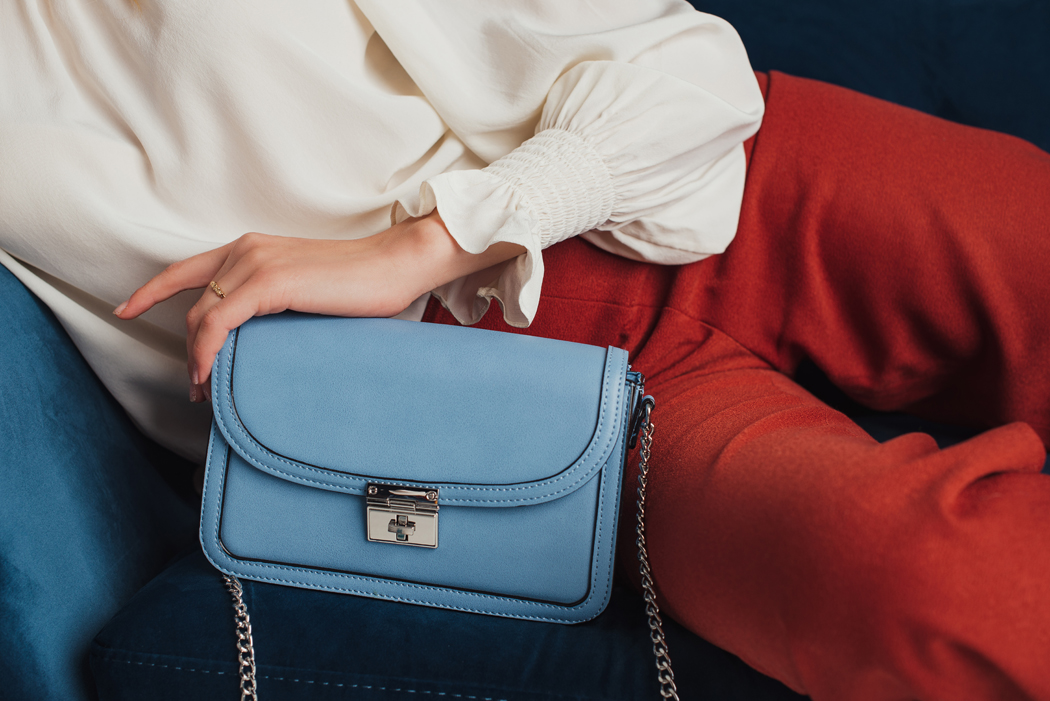 6 looks with the timeless shoulder bag