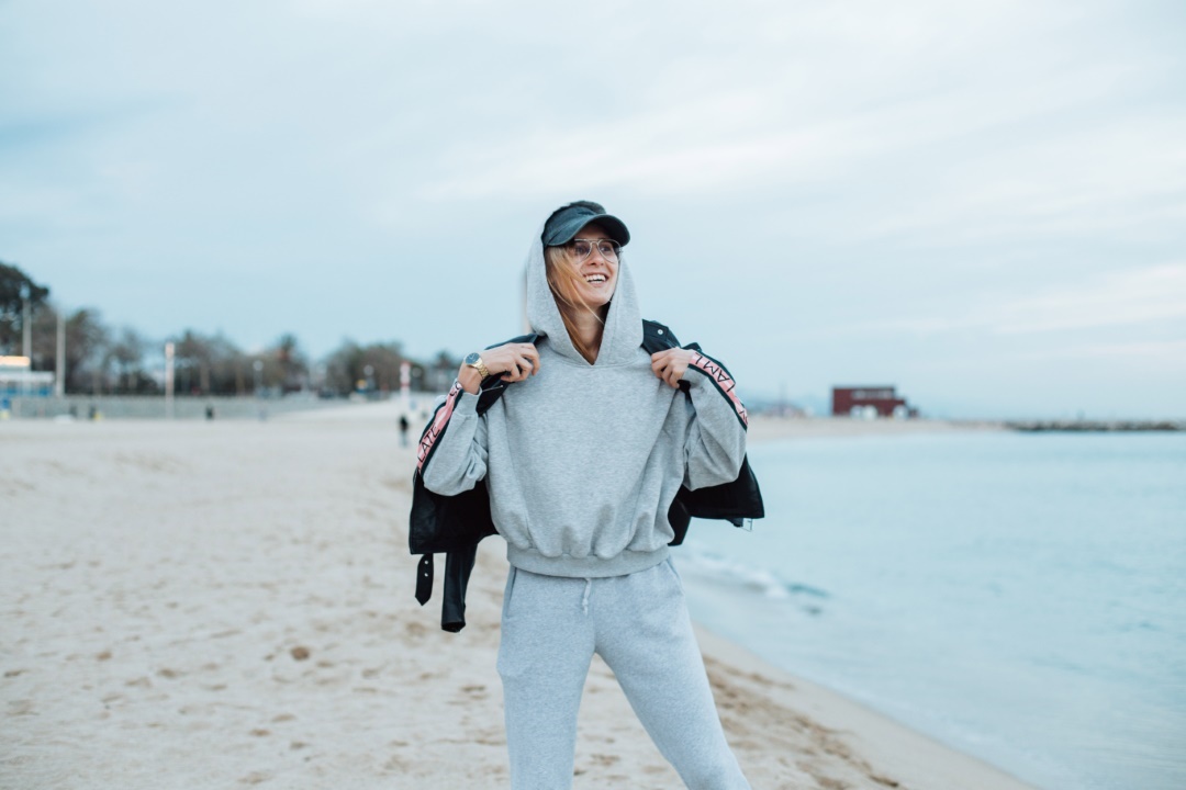 ensemble de jogging femme gris casual streetwear